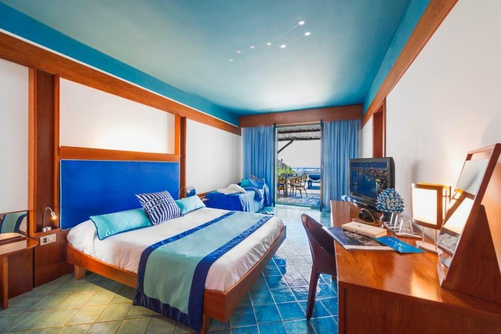 Lo Scoglio Hotel Marina del Cantone Екстериор снимка